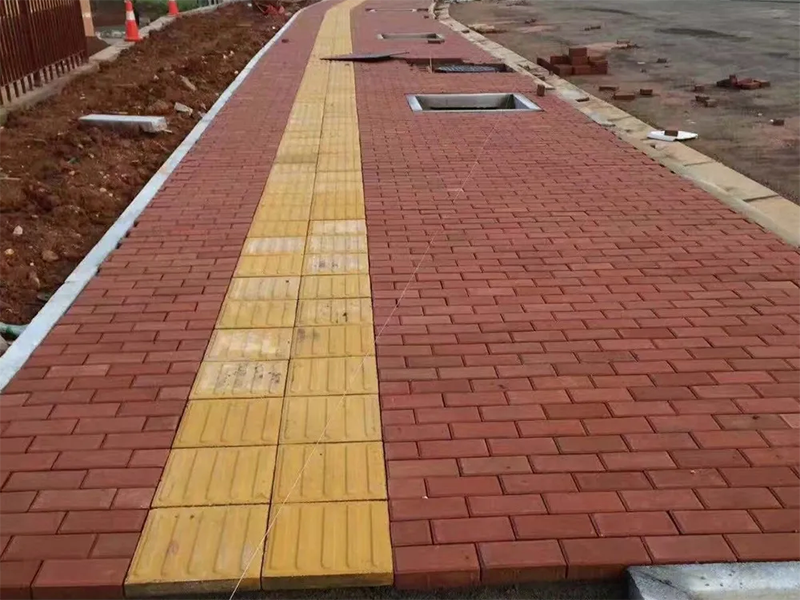 通體透水磚案例