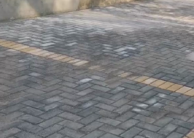 透水磚鋪設(shè)